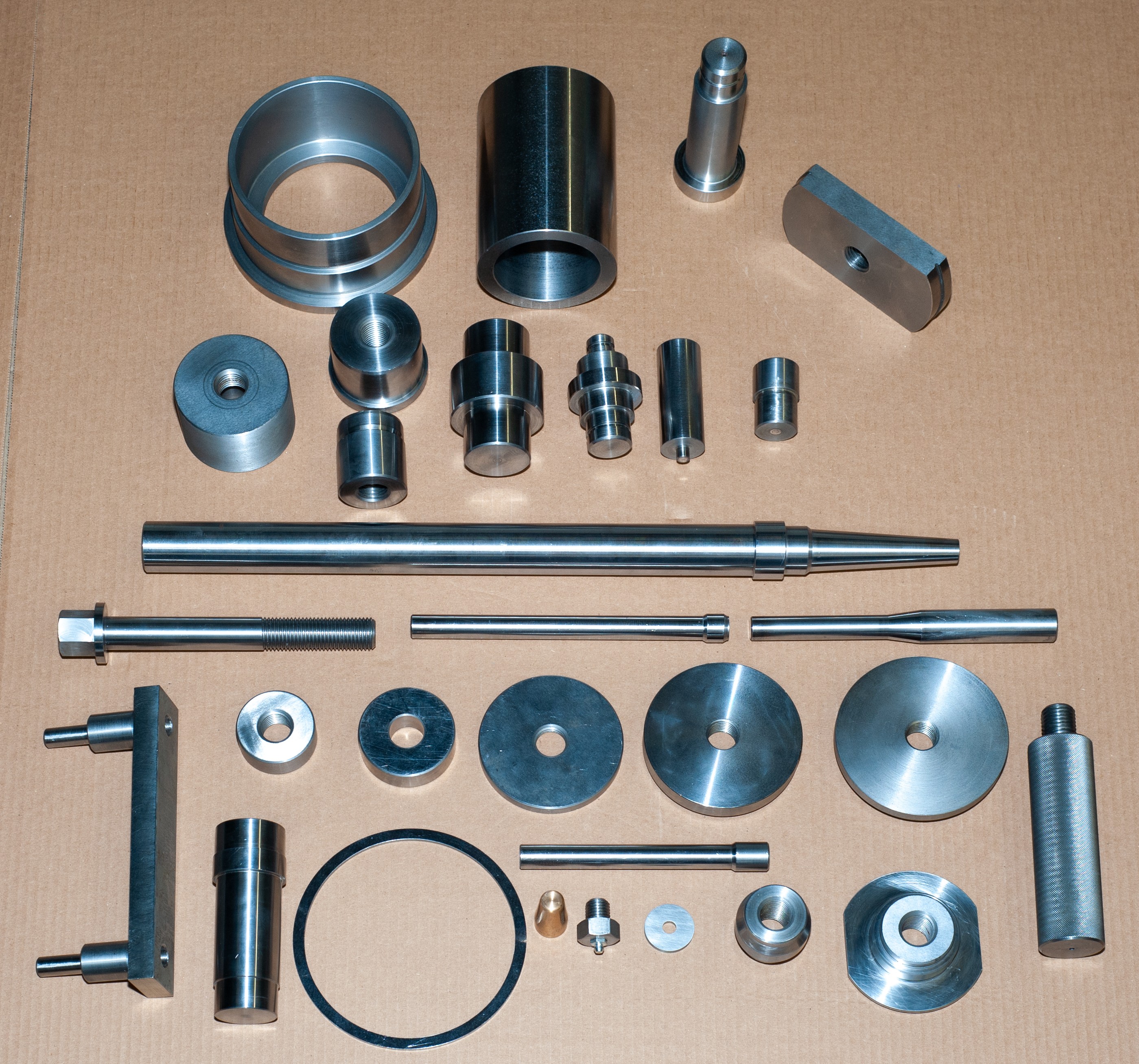 АО «ИТО» представило набор специнструмента Sandvik HLX5 (артикул 55006507) для разборки и сборки перфоратора