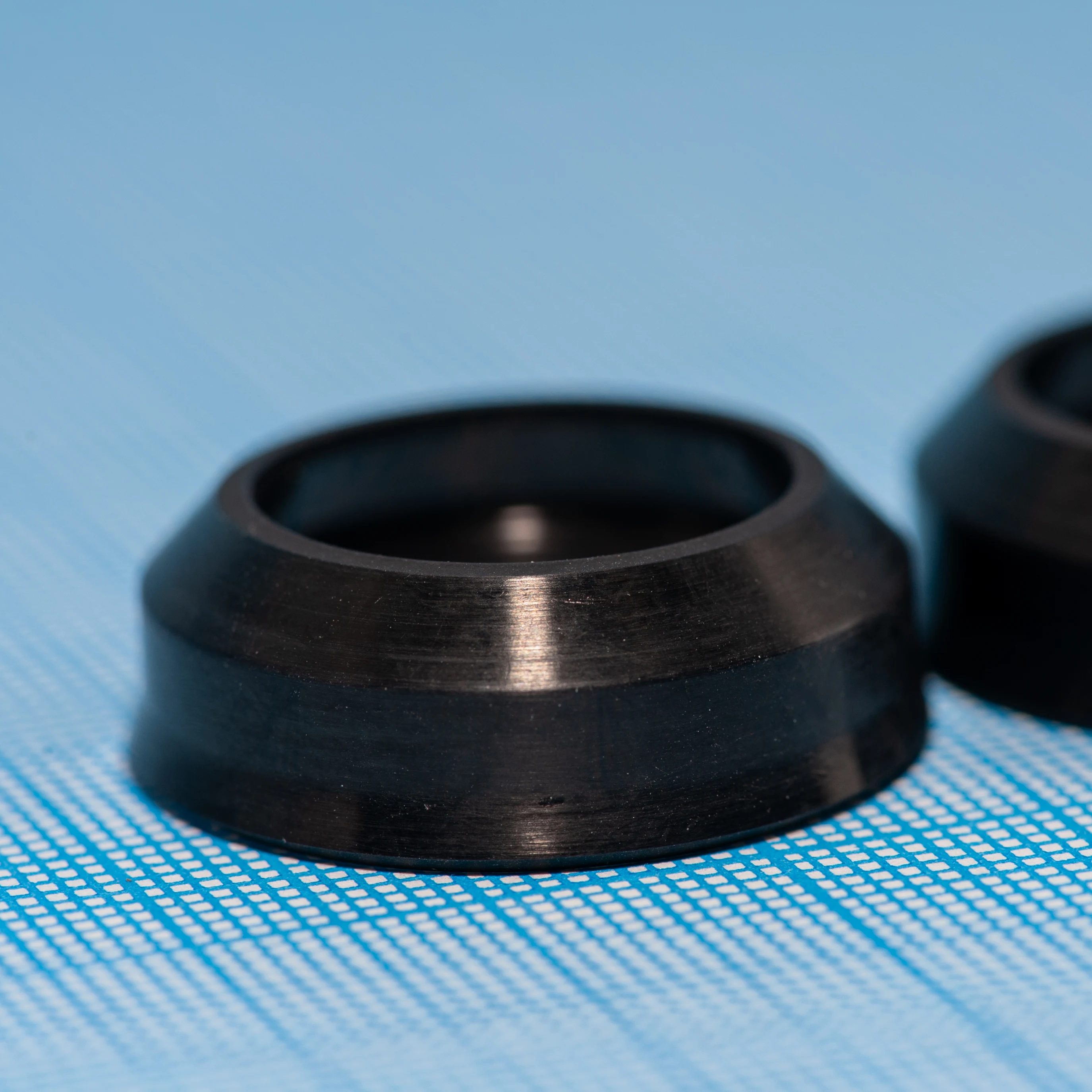 Разработка аналога манжетного уплотнения для фармацевтического производства: от реверс-инжиниринга до серийного выпуска